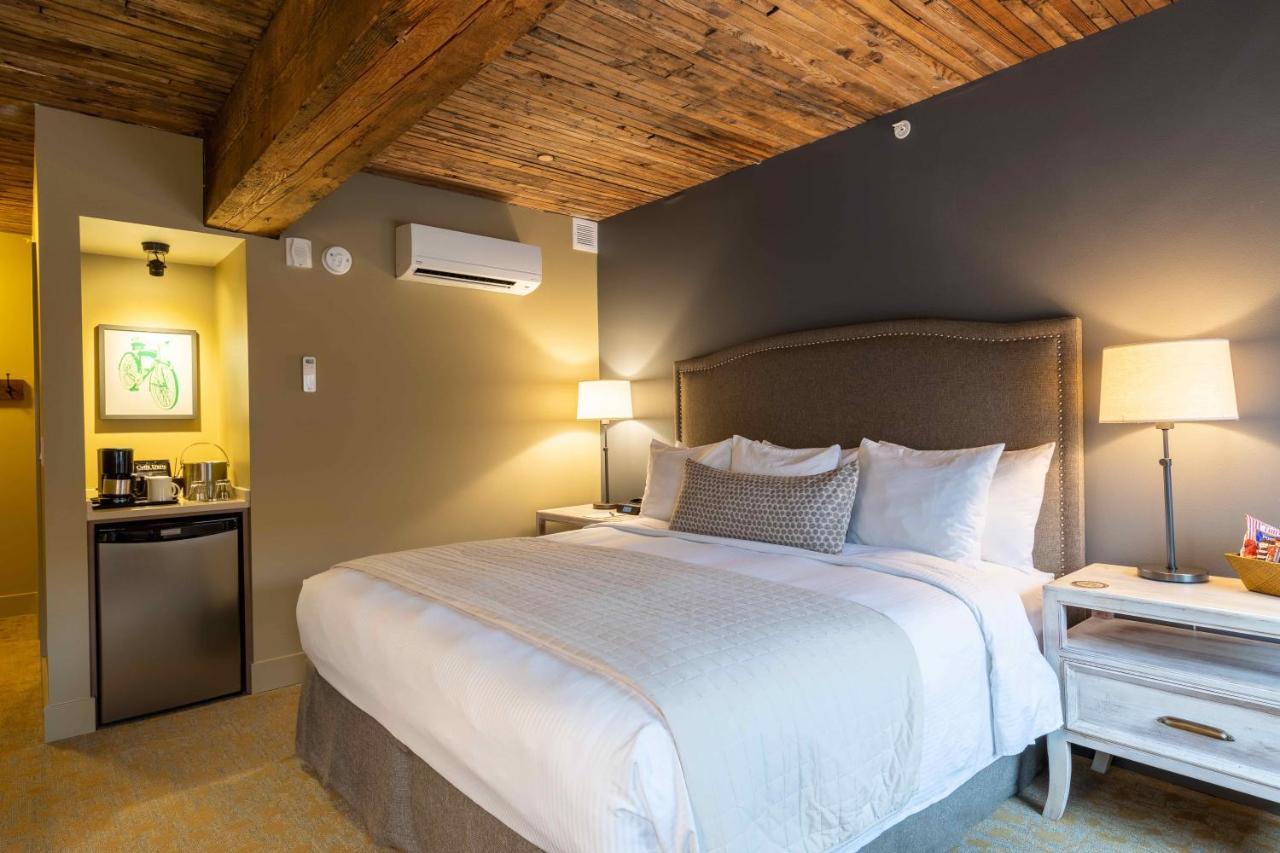 Inn At Lynden Екстер'єр фото