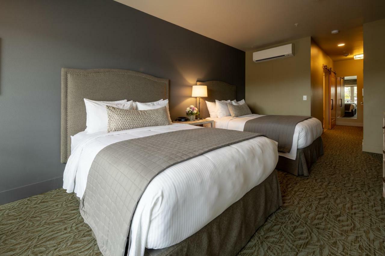 Inn At Lynden Екстер'єр фото